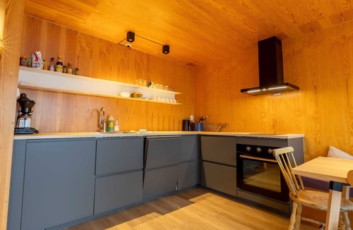 Flakstad Cottage | Fjordview Ryten 1 Retreat