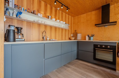 Flakstad Cottage | Fjordview Ryten 1 Retreat