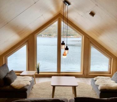 Flakstad House | Fjordview Ryten 2 Retreat