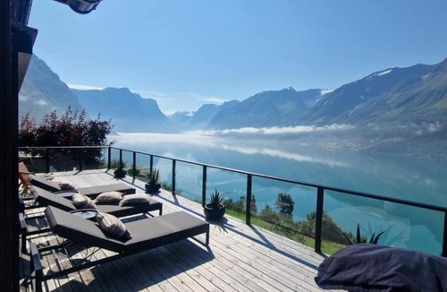 Videseter Villa | Flo Bellevue - Private Villa with Spectacular Lake and Glacier View