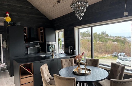 Strand Municipality House | Flott hytte på Bersagel nær sjø