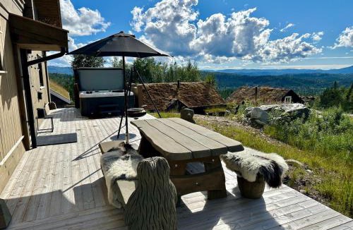 Rauland House | Flott moderne hytte i Holterdalen, 4 soverom, 2 bad, Jacuzzi, garasje