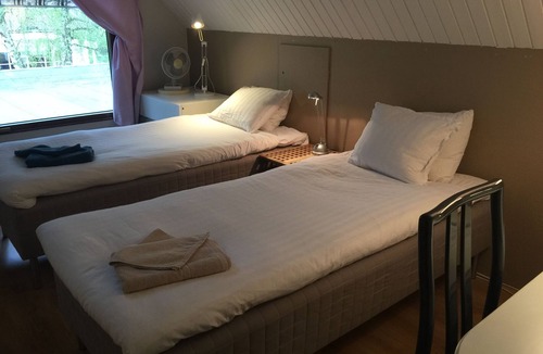 Hollviken Bed & Breakfast | Flygarevägen