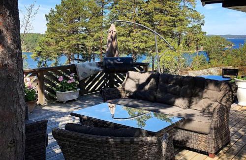 Dalaro House | Four-Bedroom Holiday home in Dalarö
