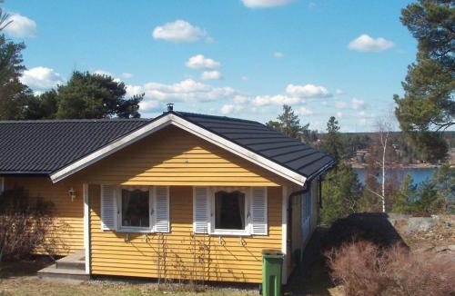 Dalaro House | Four-Bedroom Holiday home in Dalarö