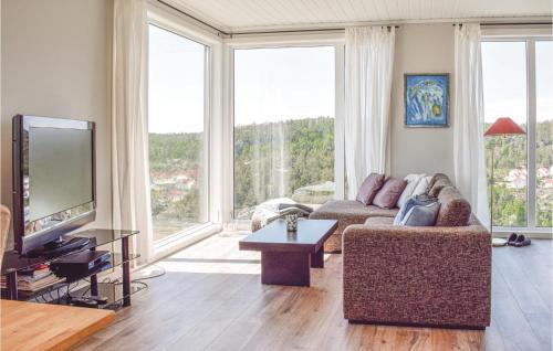 Risor House | Four-Bedroom Holiday Home In Sondeled