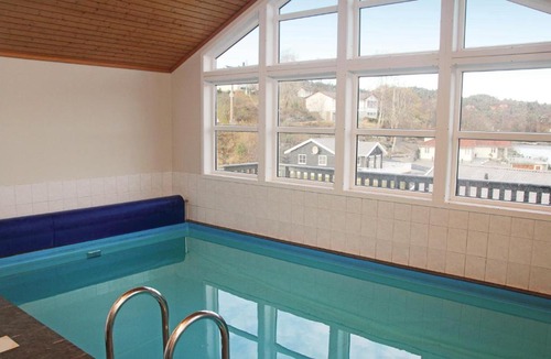Sveio House | Four-Bedroom Holiday Home in Auklandshamn