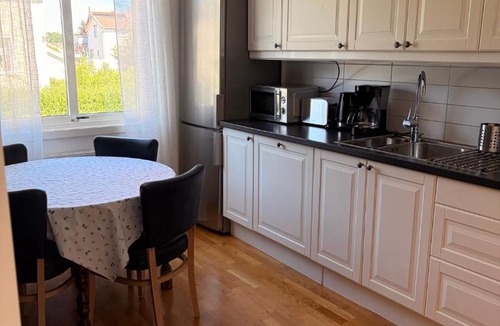 Stromstad Apartment | Fräsch och fin 2:a. Gångavstånd till Strömstads Centrum