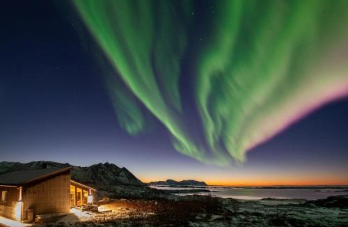 Laukvik House | Fredheim, Northern Light Lodge