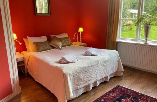 Axvall House | Fredriksons Vilt, Vin & Pensionat