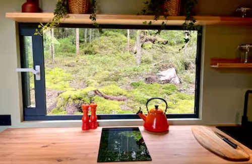 Orby Cabin | Freyja Summer Forest Retreat | Lakeside Views & Outdoor Tub (Near Gothenburg)