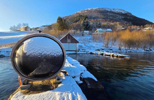 Vindafjord Cabin | Frydenlund Fjord Retreat - Sauna, Shoreline & Boat
