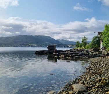 Vindafjord Cabin | Frydenlund Fjord Retreat - Sauna, Shoreline & Boat