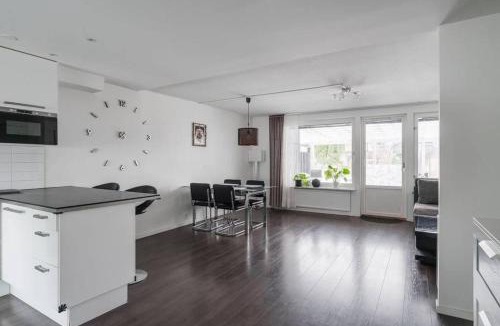 Gavle House | Fully Renovated 4BR Home with Modern Kitchen
