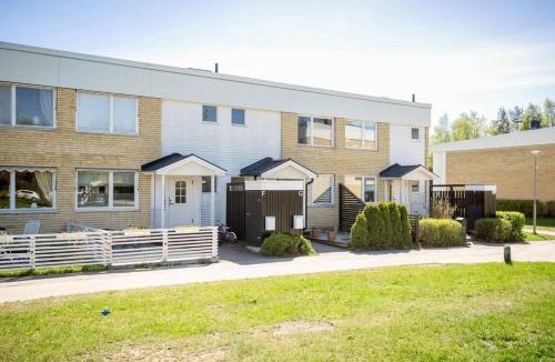 Gavle House | Fully Renovated 4BR Home with Modern Kitchen