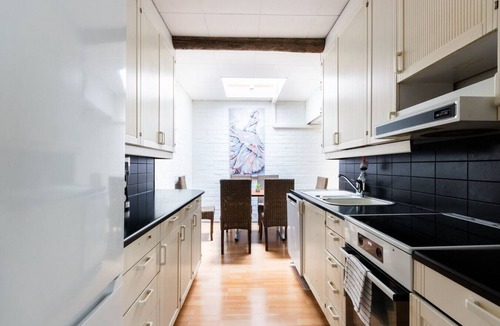 Vantaa Apartment | Functional and cozy 3 bedroom apartment for 6