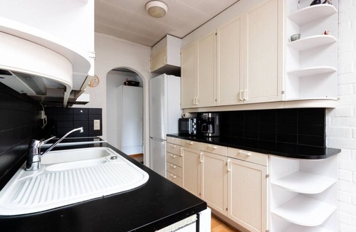 Vantaa Apartment | Functional and cozy 3 bedroom apartment for 6