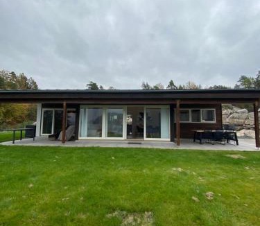 Frogn House | Funky cabin with a panoramic view of the Oslofjord
