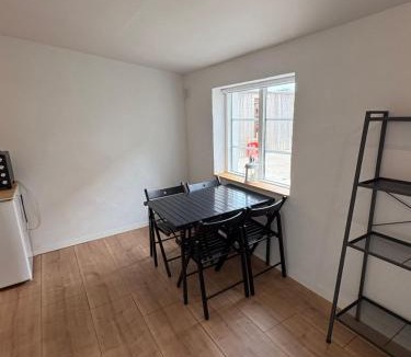 Ystad Apartment | Gäststugan