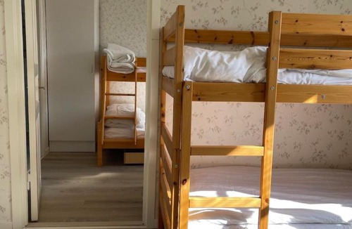 Tvaaker Villa | Gården Stjärnbergs - Stort idylliskt hus strax utanför Varberg
