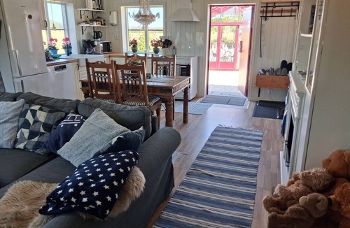 Alvhem Apartment | Gårdslägenhet close to Göteborg and river Göta Älv
