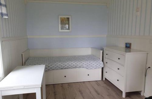 Dalsjofors House | Gäststuga i vacker natur, bastu, bubbelpool sommartid och gratis parkering nära Ulricehamn och Lassalyckan, guesthouse with nice view with sauna and free parking close to Dalsjöfors and fishing