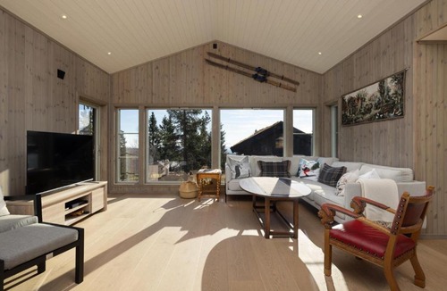 Loten Municipality House | Gaupa · Natur & Ski · 5 soverom · 60 min OSL