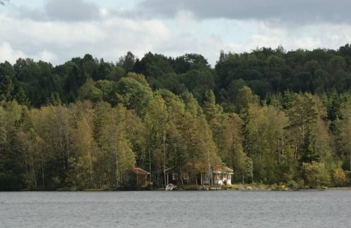 Sexdrega House | Gemütliches Holzhaus Udden mit eigenem Boot by Interhome