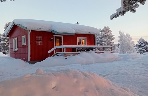 Blattnicksele House | Gemütliches Lappländisches Ferienhaus in der Wildnis Direkt am Gewässer