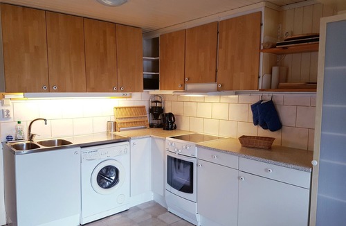 Odskolt House | Gemütliches Schwedenhaus am See, 6 Pers., 2 Schlafzi., Kamin, Natur