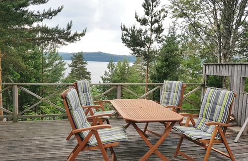 Odskolt House | Gemütliches Schwedenhaus am See, 6 Pers., 2 Schlafzi., Kamin, Natur