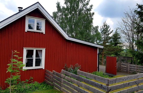 Odskolt House | Gemütliches Schwedenhaus am See, 6 Pers., 2 Schlafzi., Kamin, Natur