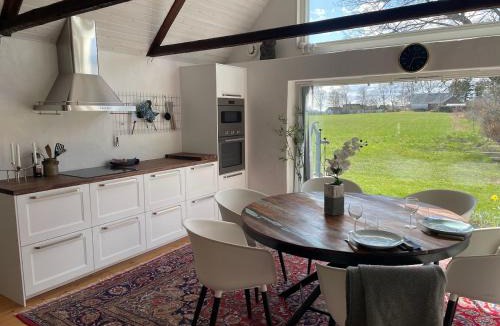 Loderup House | Generös skånegård i idylliska Örum