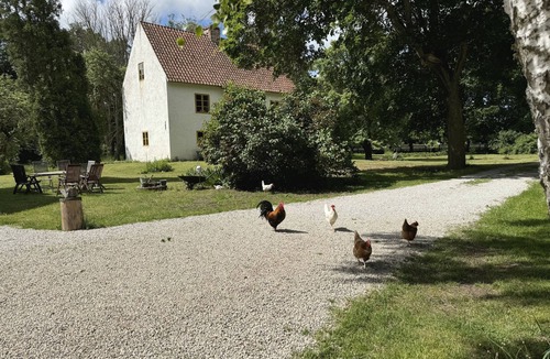 Romakloster Ski Chalet | Genuine Gotland house with large garden in Roma | SE12026