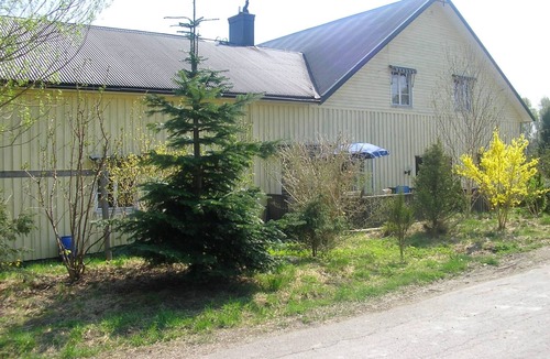 Hogsater House | Geräumiges Ferienhaus für Konsum-Aussteiger by Interhome