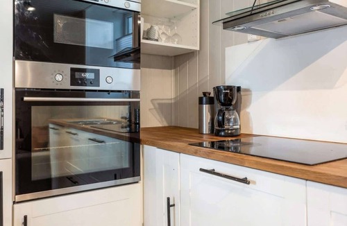Sentrum Apartment | GG6 - Cozy 2BR City Center Apartment