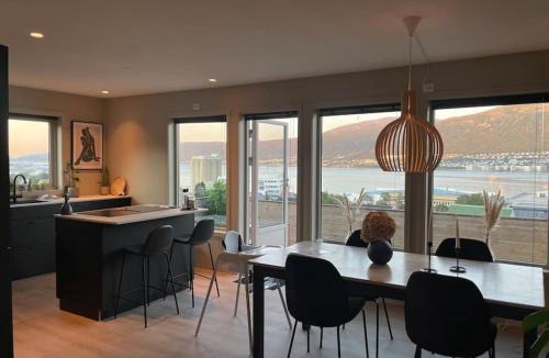 Tromso Apartment | Golden View - Utsikt, parkering, nær sentrum