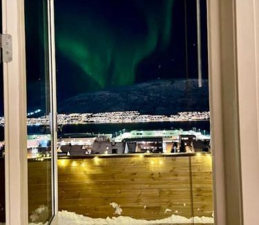 Tromso Apartment | Golden View - Utsikt, parkering, nær sentrum