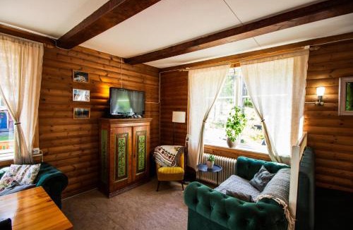 Mora Bed & Breakfast | Gopshusgården - Rum & Stugor