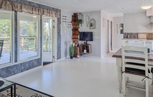 Asenhoga House | Gorgeous Home In Åsenhöga With Lake View