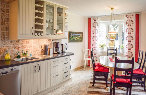 Växjö House | Gorgeous home in älmeboda with sauna