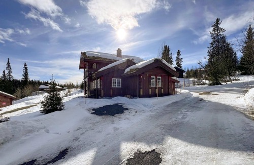 Nord-Aurdal House | Gorgeous home in Aurdal with sauna