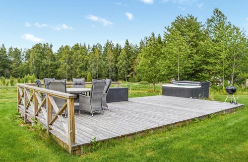 Braas House | Gorgeous Home In Braås With Kitchen