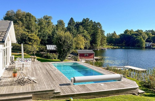 Dalsjofors House | Gorgeous home in Dalsjöfors with sauna
