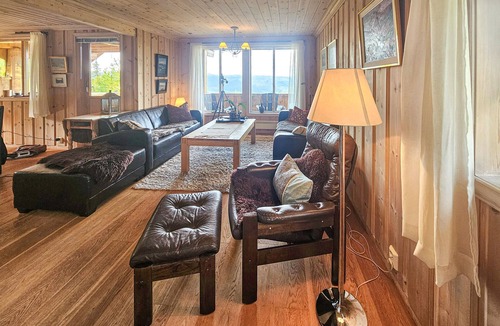 Kroderen House | Gorgeous home in Eggedal with sauna