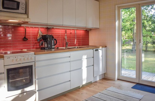 Stora Ror House | Gorgeous home in Färjestaden with WiFi