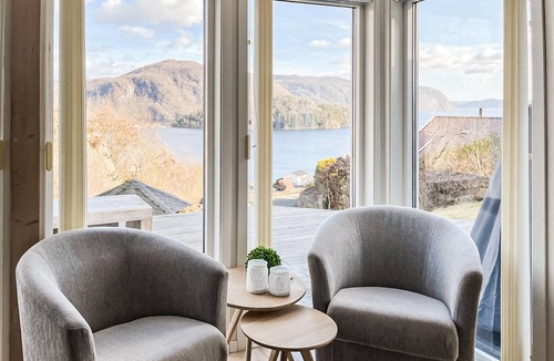 Farsund House | Gorgeous home in Farsund with WiFi