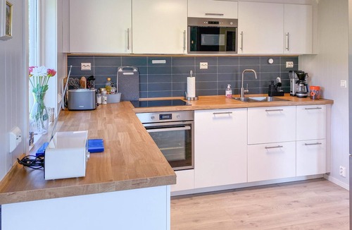 Midsund Municipality House | Gorgeous home in Fiksdal with WiFi