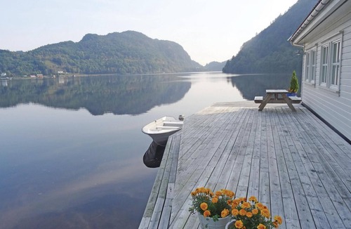 Flekkefjord House | Gorgeous home in Flekkefjord with house sea view