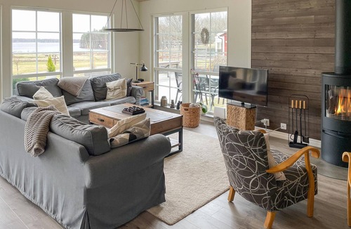 Orebro County House | Gorgeous home in Glanshammar with house sea view